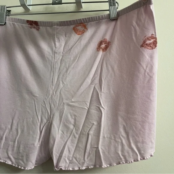 Skims Valentine’s Day Lipstick Sleep Shorts XL - Picture 10 of 12